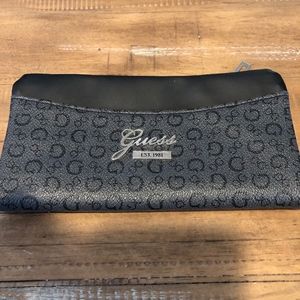 Guess - Multifunction Wallet